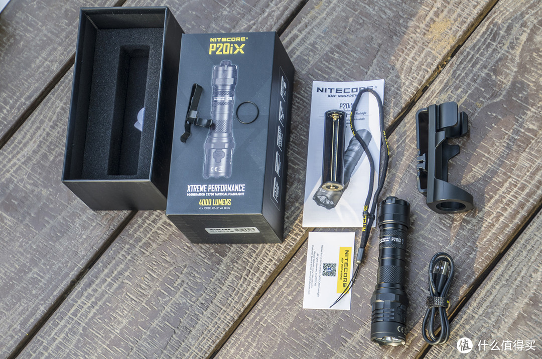 i世代、i手电、i满意：NITECORE P20iX