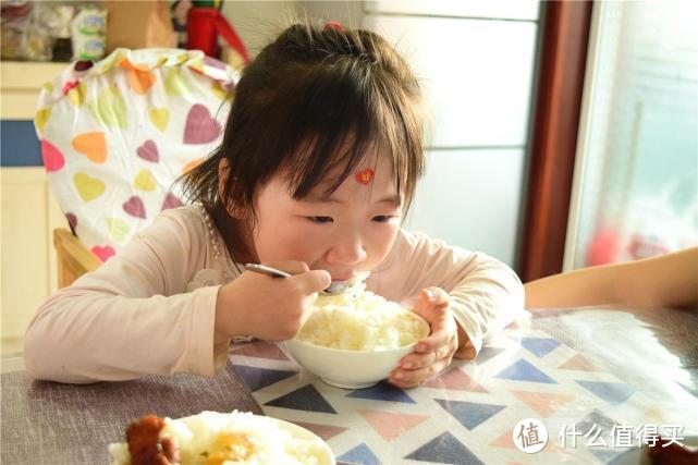 美味少等待，30分钟煮出弹糯柴火饭：圏厨智能IH快煮电饭煲评测