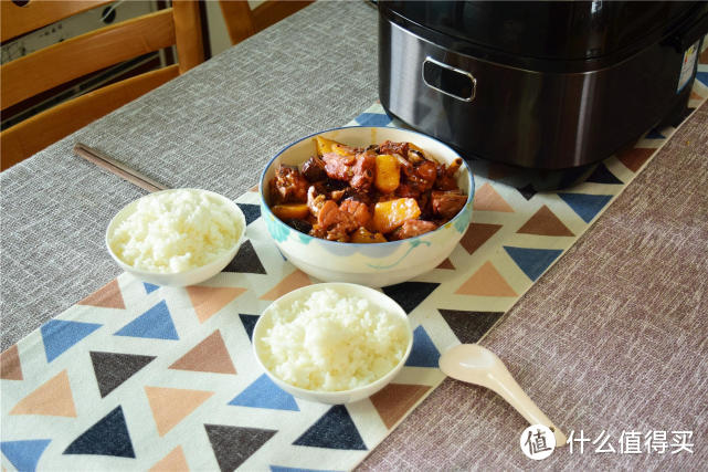 美味少等待，30分钟煮出弹糯柴火饭：圏厨智能IH快煮电饭煲评测