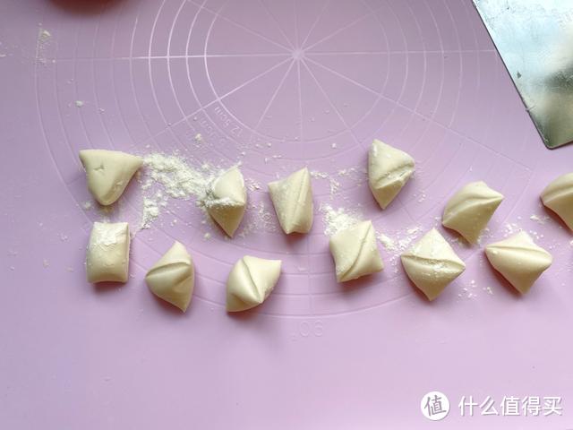 丝瓜别再炒了，用它包饺子鲜美多汁比肉还香，筋道好吃不破皮