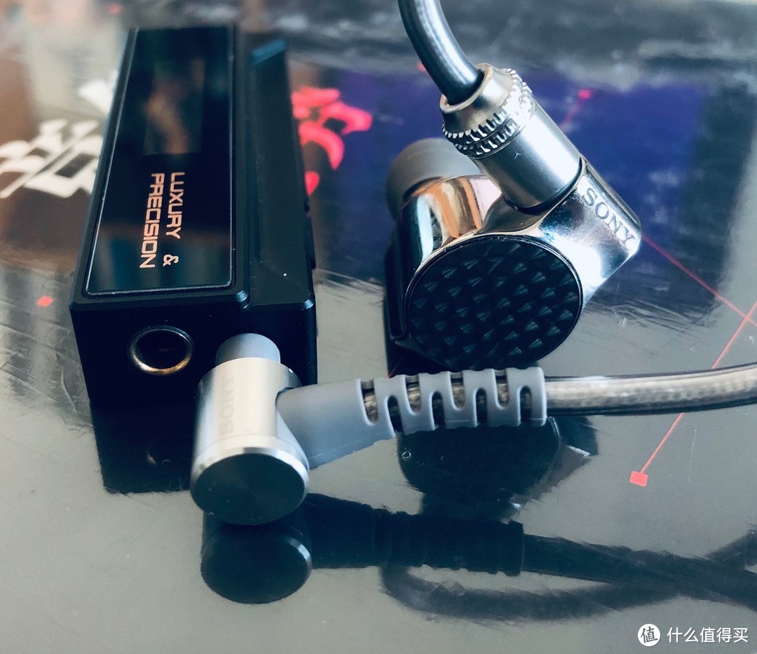 【HiFi大瞎谈】这真的是小尾巴？能推好索尼Z1R的乐彼W2解码耳放线