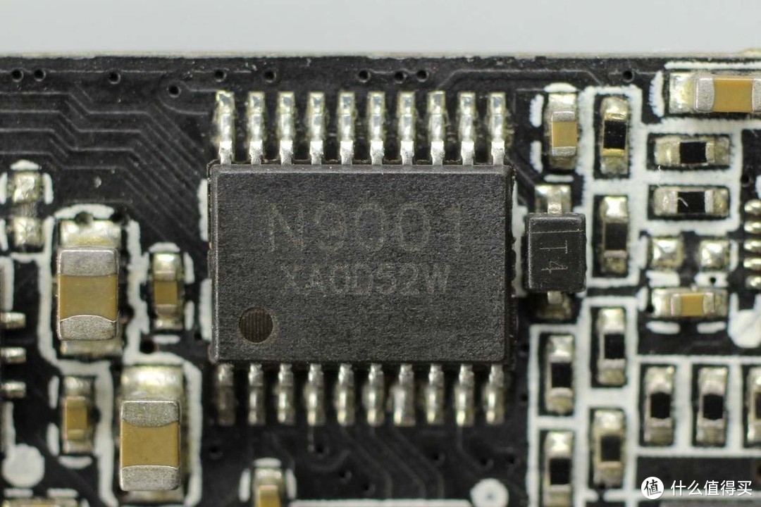 拆解报告：nubia努比亚15W氘锋磁吸无线充电器PA0401