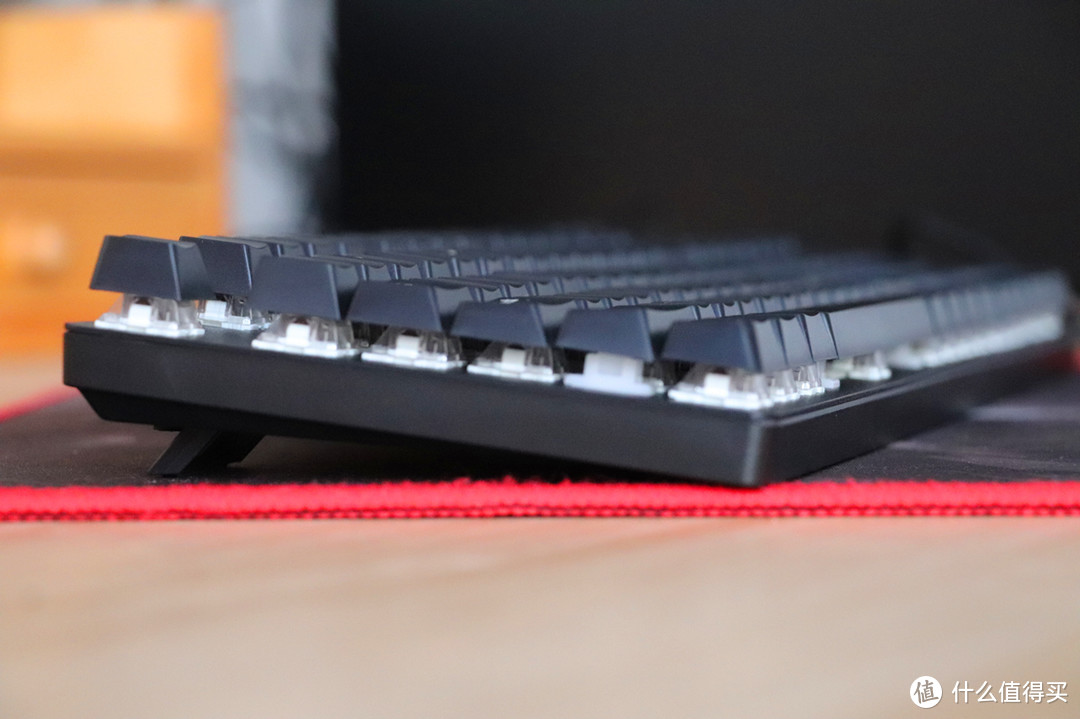 雷柏V500Pro无线机械键盘：无线的自由敲击体验