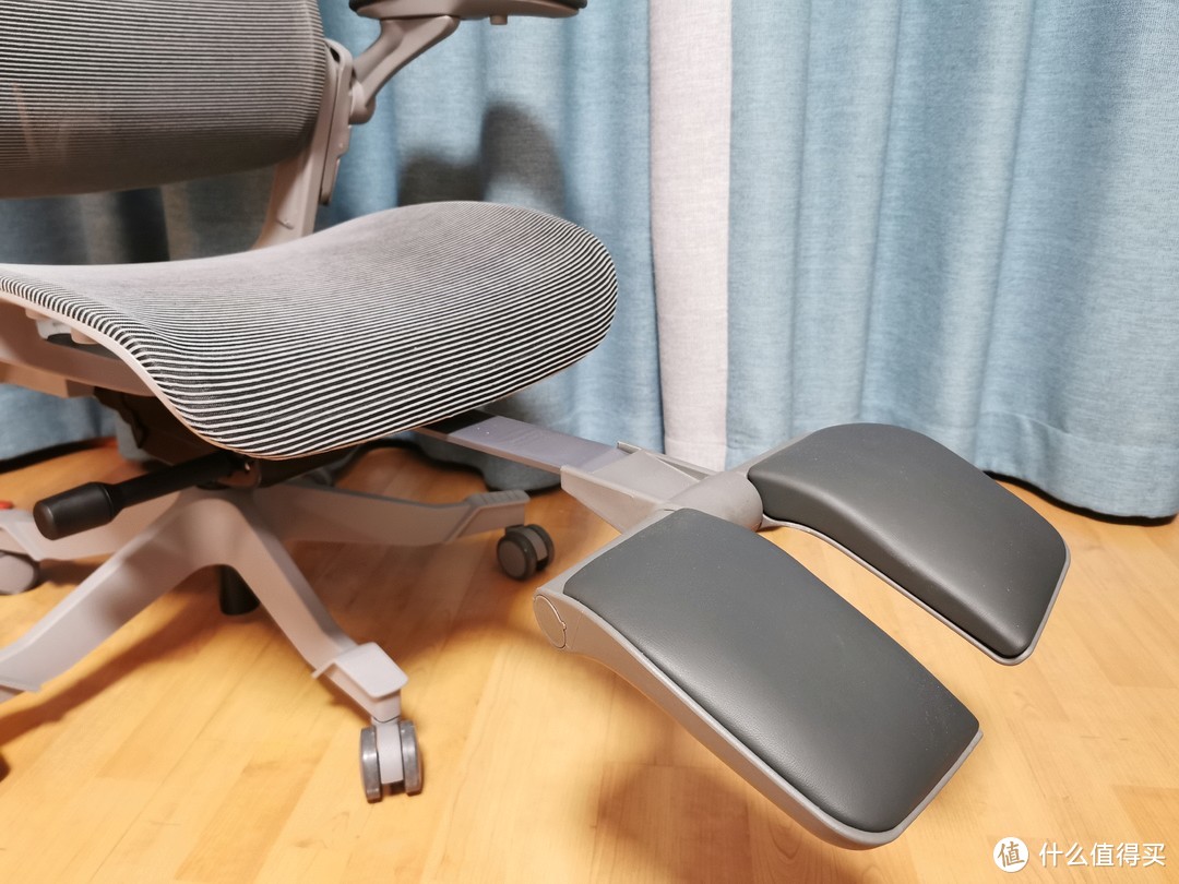上了老罗的车，我买了这款网易严选3D悬挂腰靠工学椅