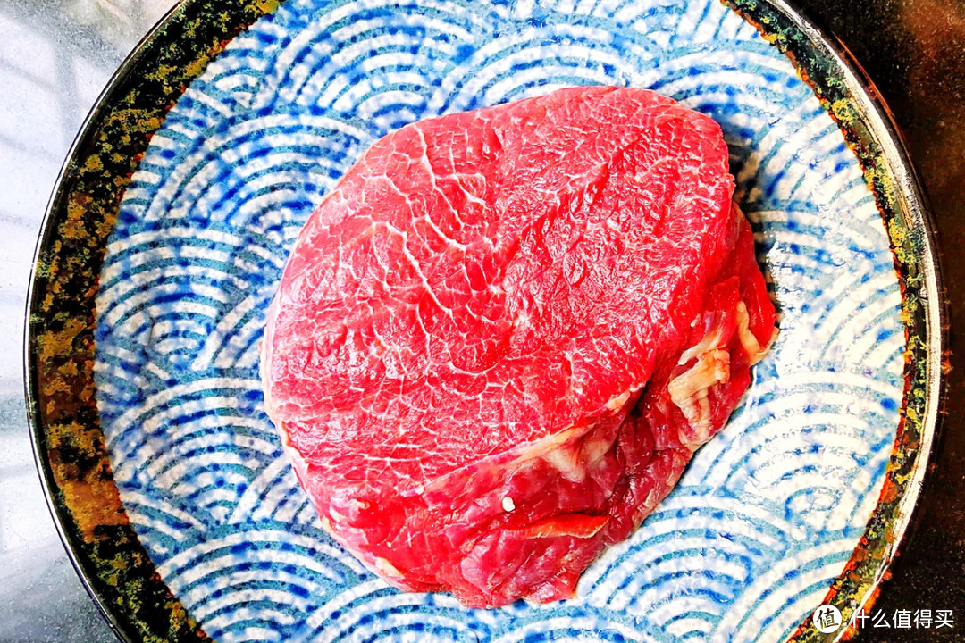 腌牛肉片时，必放“3种料”，炒的牛肉爽滑不柴，一口下去嫩出汁