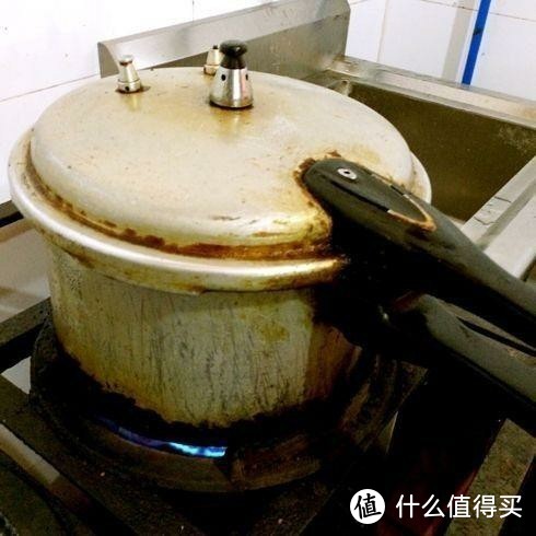 家用电饭煲如何选择？电饭煲煲汤难道不香吗？大宇双胆压力锅真实体验！