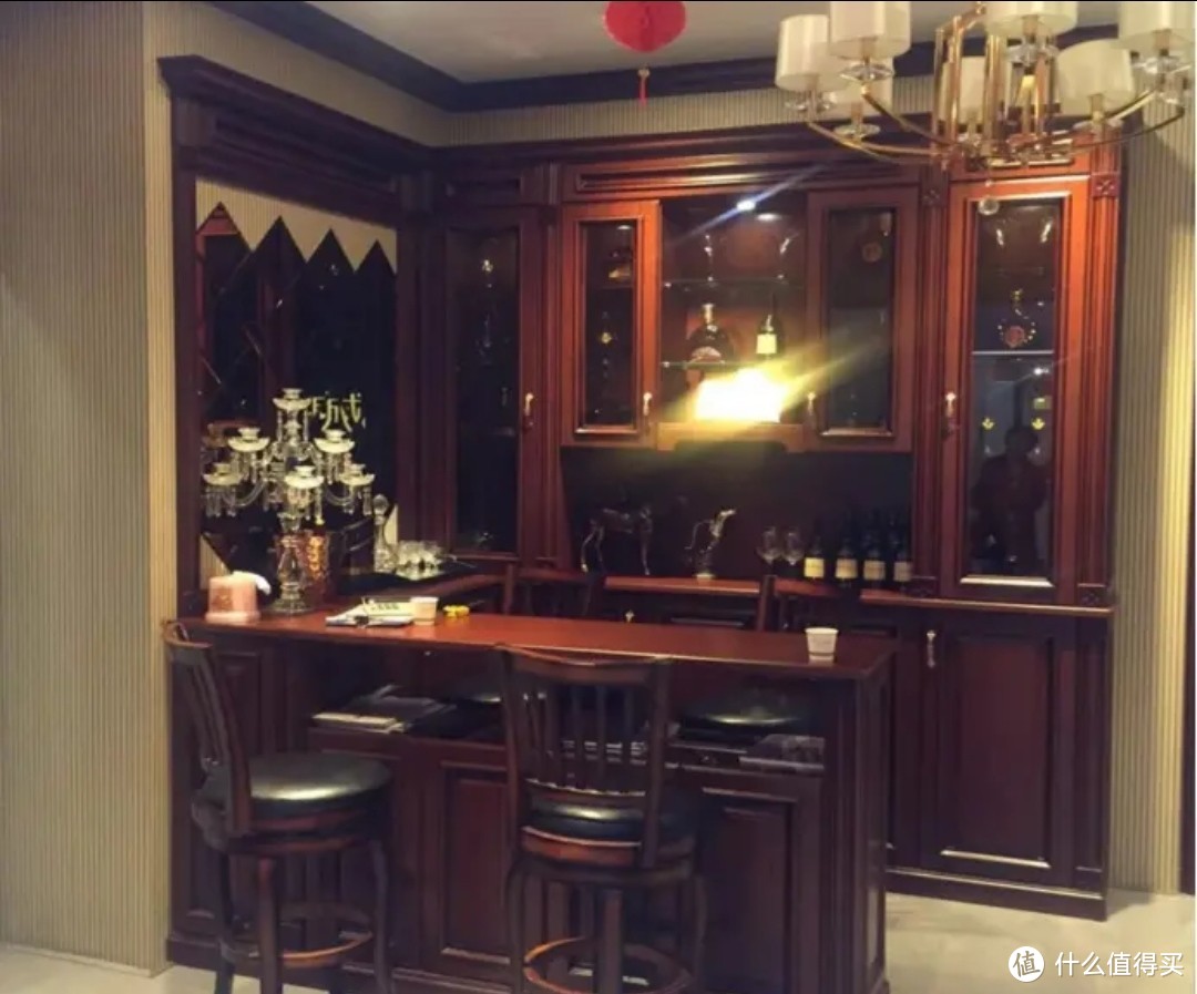 中式红木家具古色古香，散发东方禅意气息