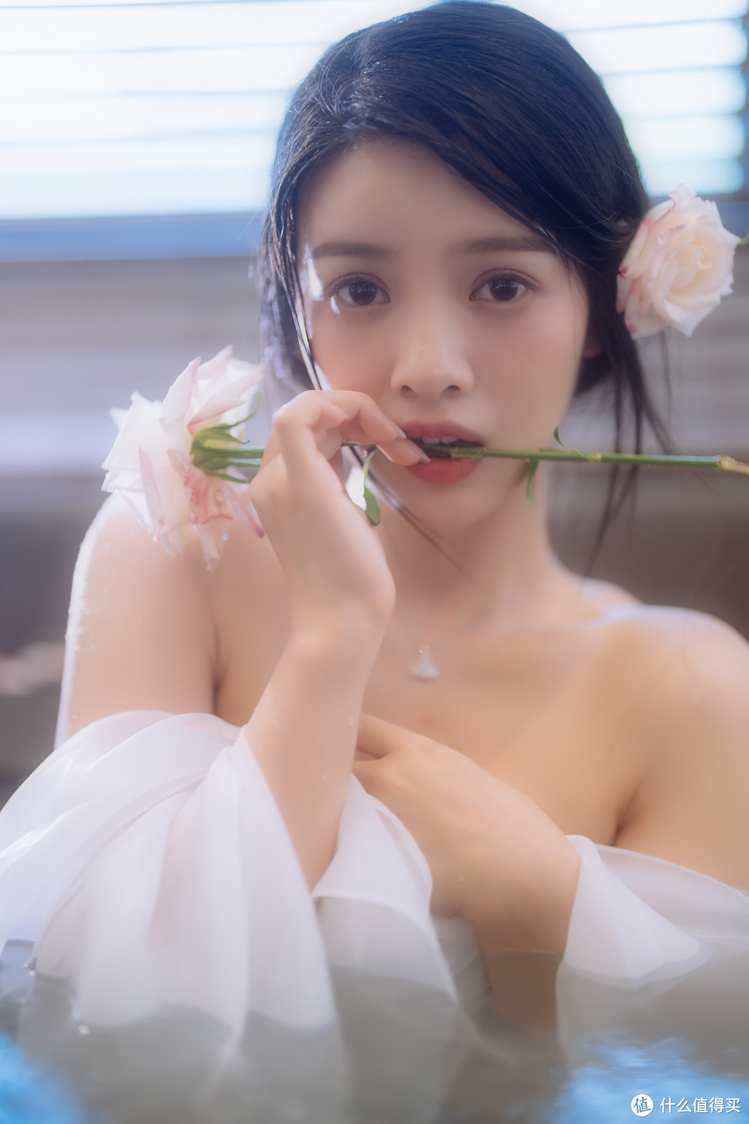 清水出芙蓉，索尼FE50mm F1.2GM镜头下的温泉人像