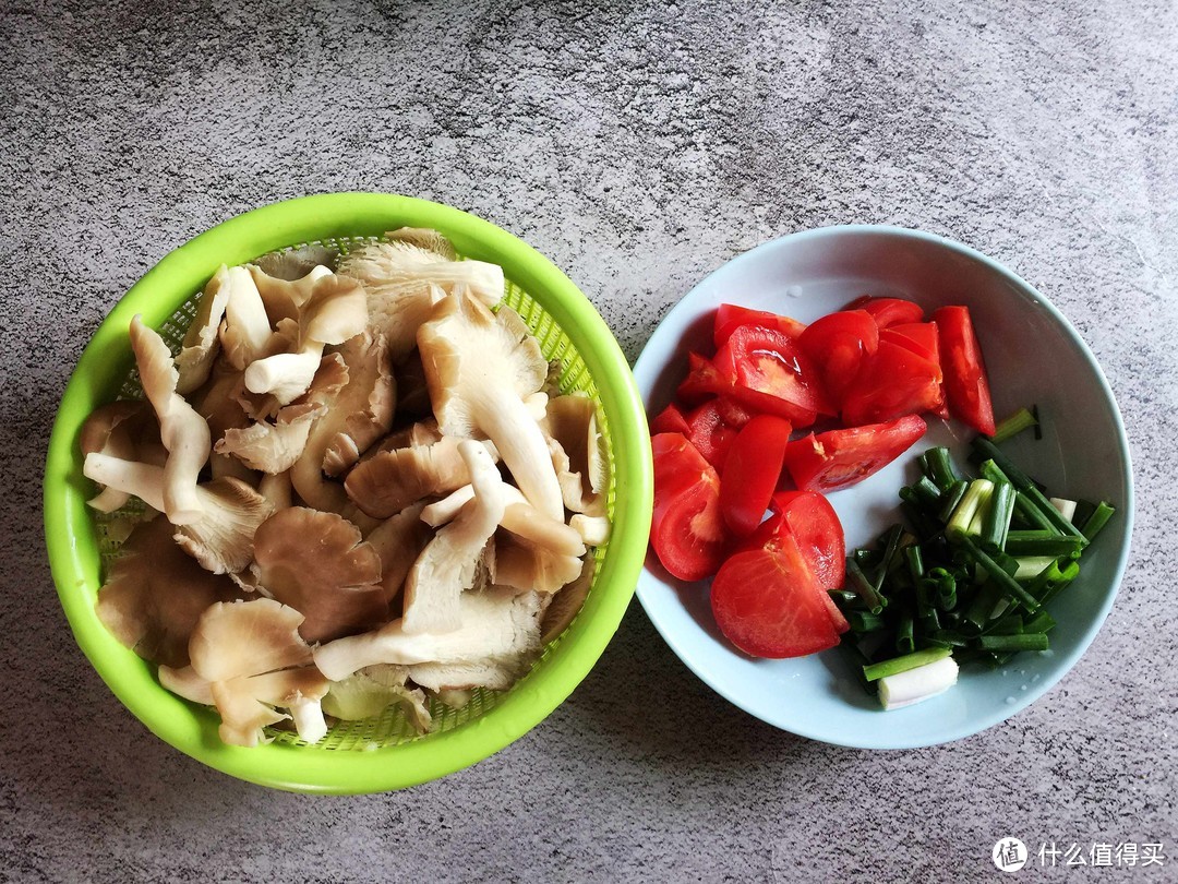 夏天别忘多吃这道菜，低脂低热量，解暑又解腻，女人常吃皮肤变好