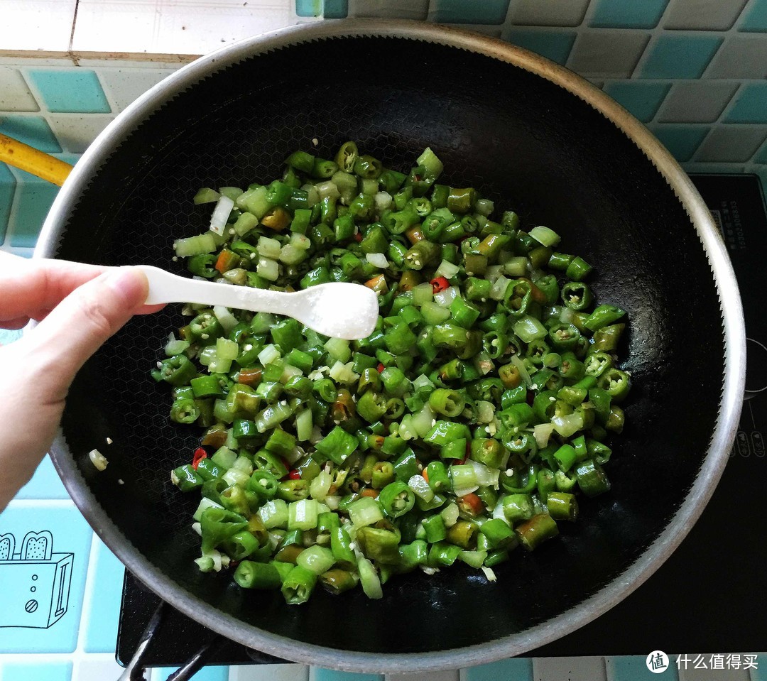 夏天，我家最爱的辣椒吃法，一腌一泡嘎嘣脆，每年至少要吃几十斤