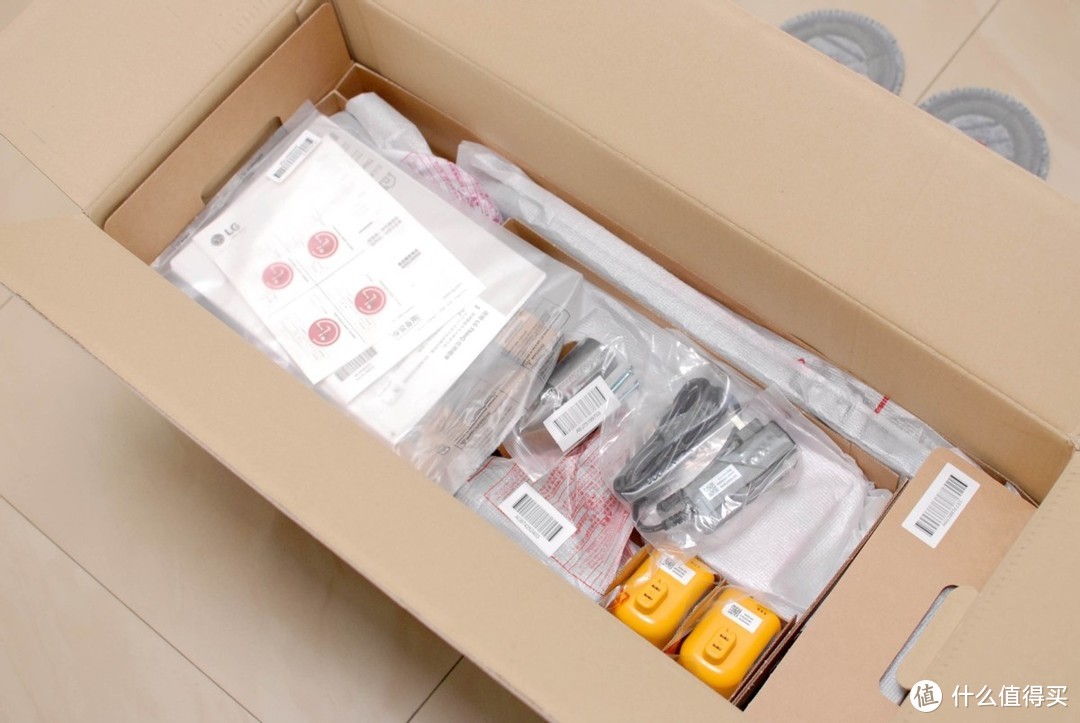 LG A9K Max开箱分享：吸拖一体设计，家庭清洁一台就够了