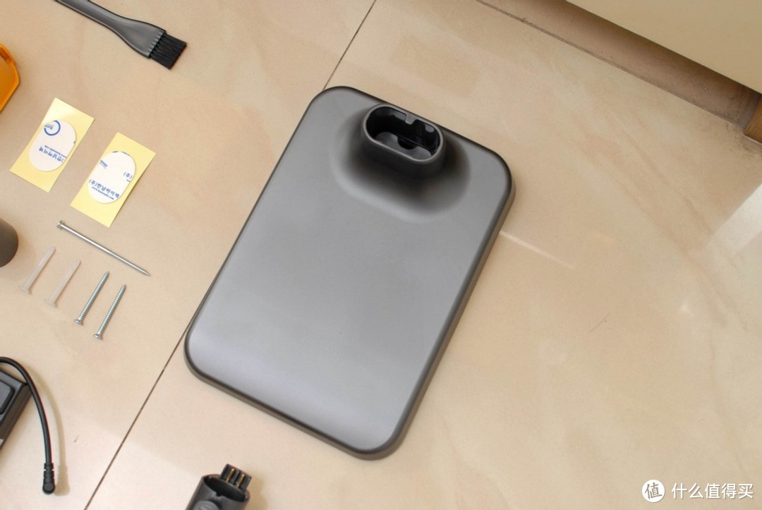LG A9K Max开箱分享：吸拖一体设计，家庭清洁一台就够了