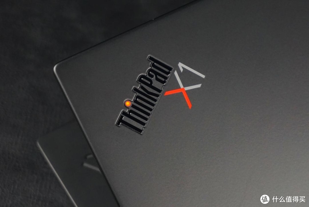 轻薄笔记本的翘楚！体验全新ThinkPad X1 Carbon：它在带着我们一路狂奔