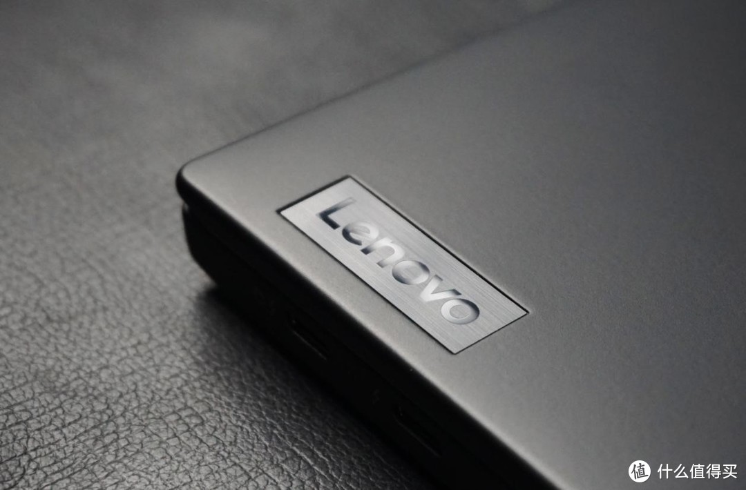 轻薄笔记本的翘楚！体验全新ThinkPad X1 Carbon：它在带着我们一路狂奔