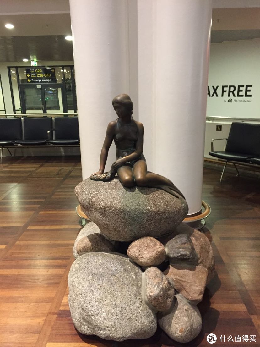 哥本哈根机场的小美人鱼雕塑