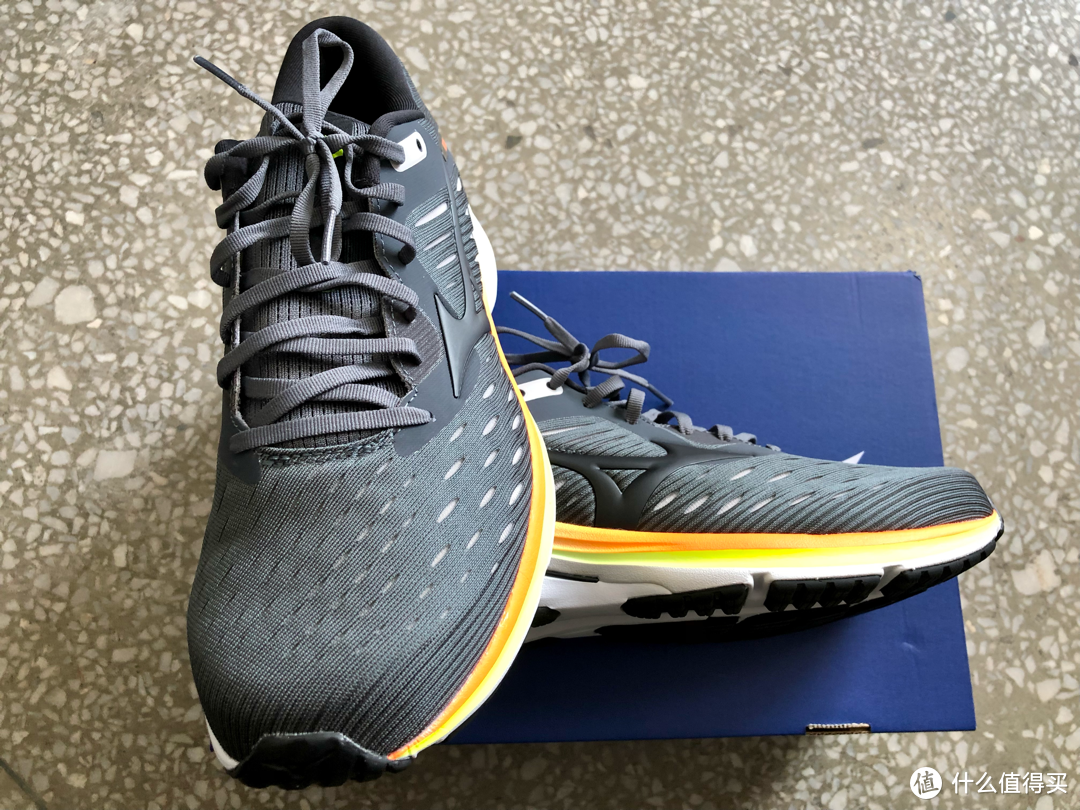 200多元入手的次顶级缓震跑鞋,美津浓wave rider24体验