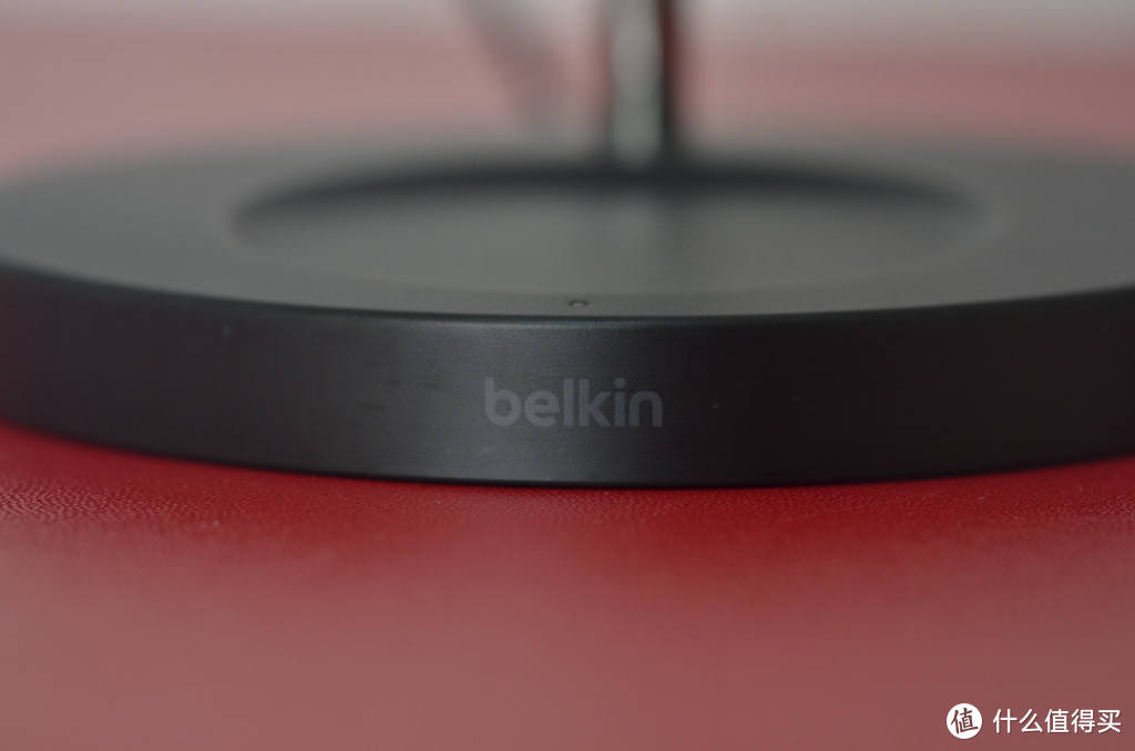 贝尔金Belkin MagSafe磁吸二合一无线充电器 虽然有点小贵，但很好用 