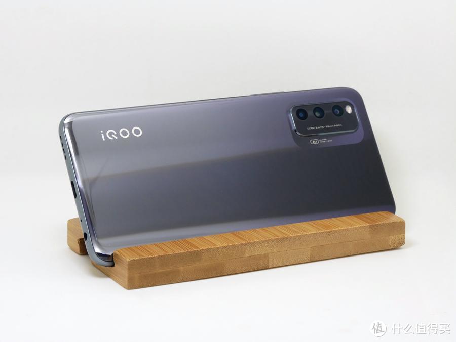 iQOO Neo5 活力版手机评测：务实的2000元档性能旗舰！