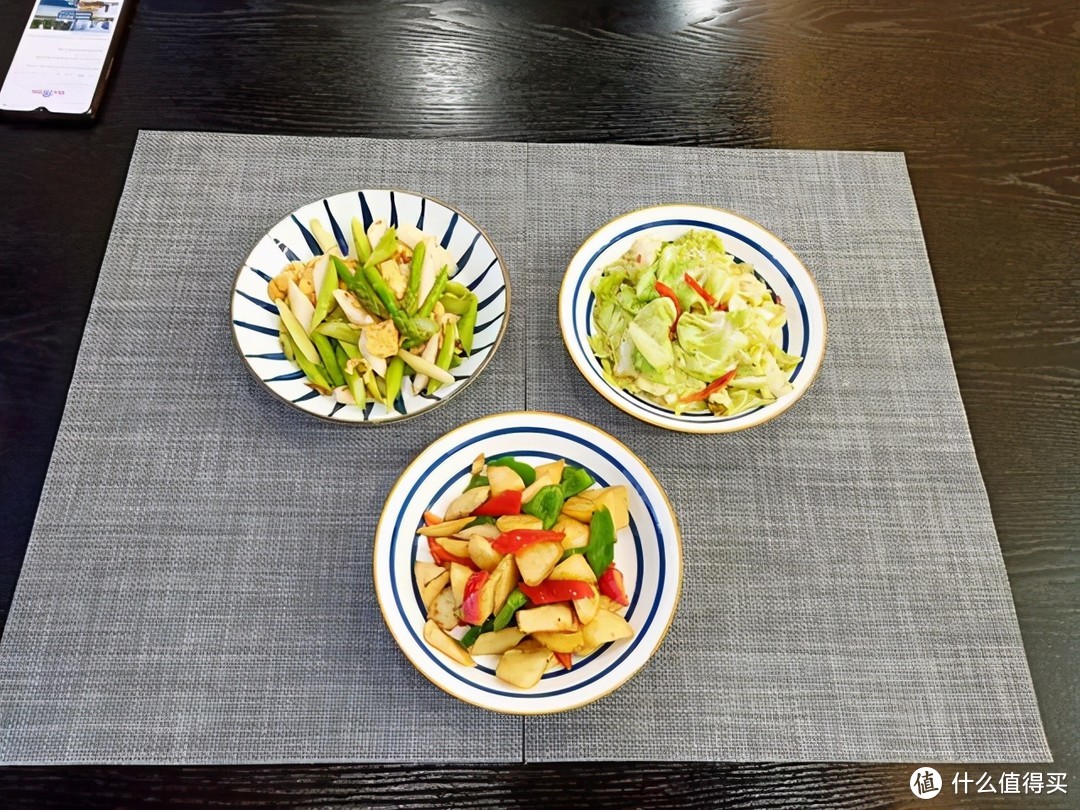 老两口的“轻食”晚餐，清淡开胃无负担，10元钱做3盘