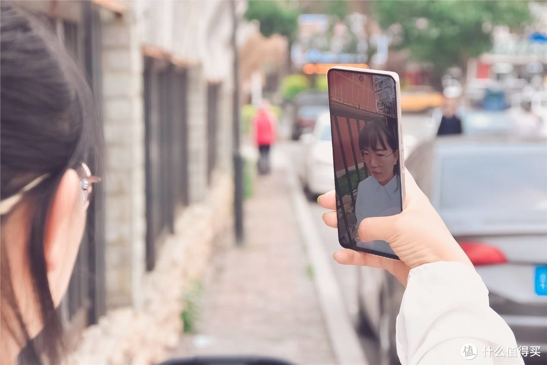 荣耀50 SE评测：年轻人第一款亿像素超清影像手机，颜值超过预期