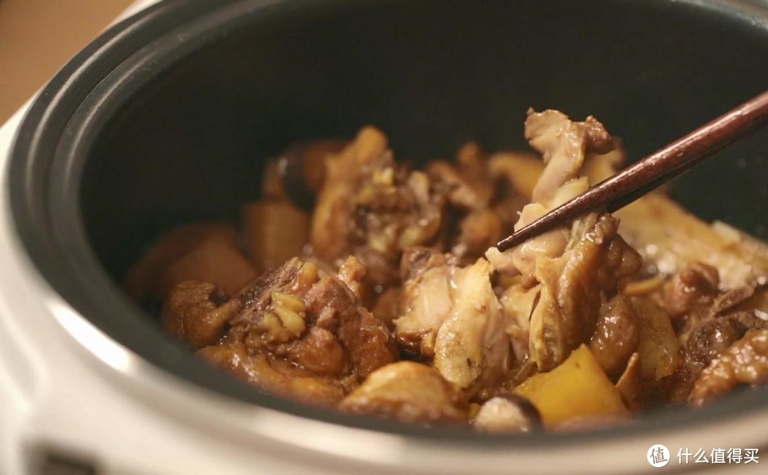 电饭煲香菇炖鸡块，鸡肉浓香入味