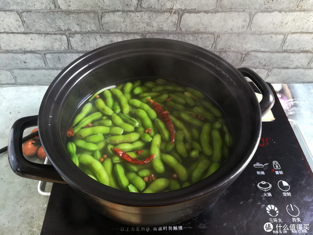 煮盐水毛豆时，很多人顺手做了这一步，难怪煮出来颜色发黄没食欲