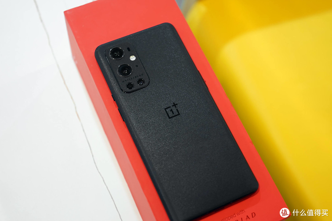 一加OnePlus 9 Pro：硬件全新升级，拍照、游戏不吹也很强！