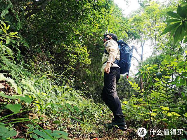 纵享探索乐趣：OUNCE遨游仕T1B登山鞋体验