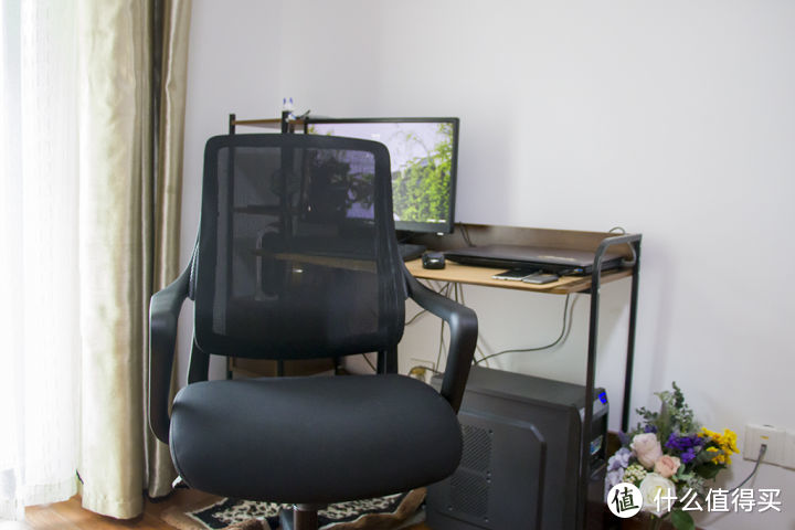 透气舒适安全，工作生活两相宜——UE人体工学电脑椅