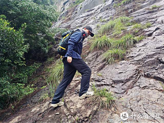 选户外装备？找三夫就对了，比如这防晒衣和伴山长裤！