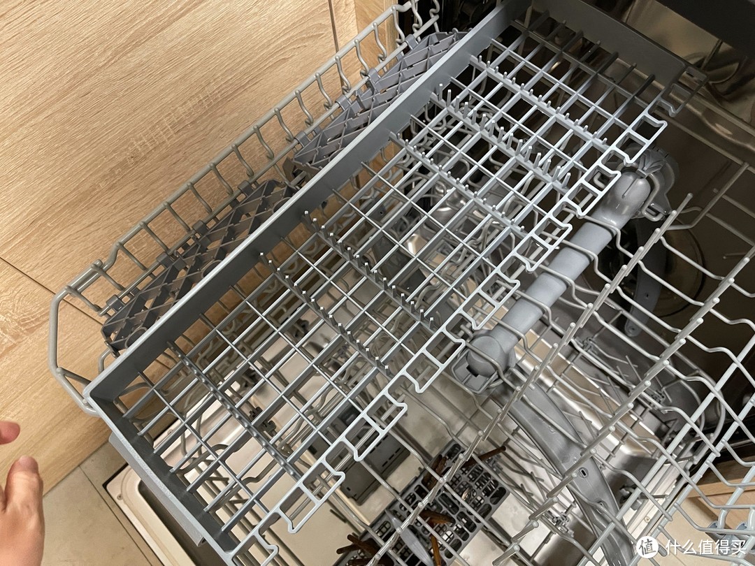 自动开门+80°C杀菌，13套海尔独嵌两用洗碗机体验