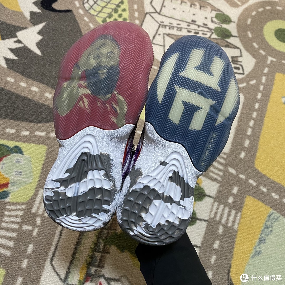 adidas Harden Stepback篮球鞋