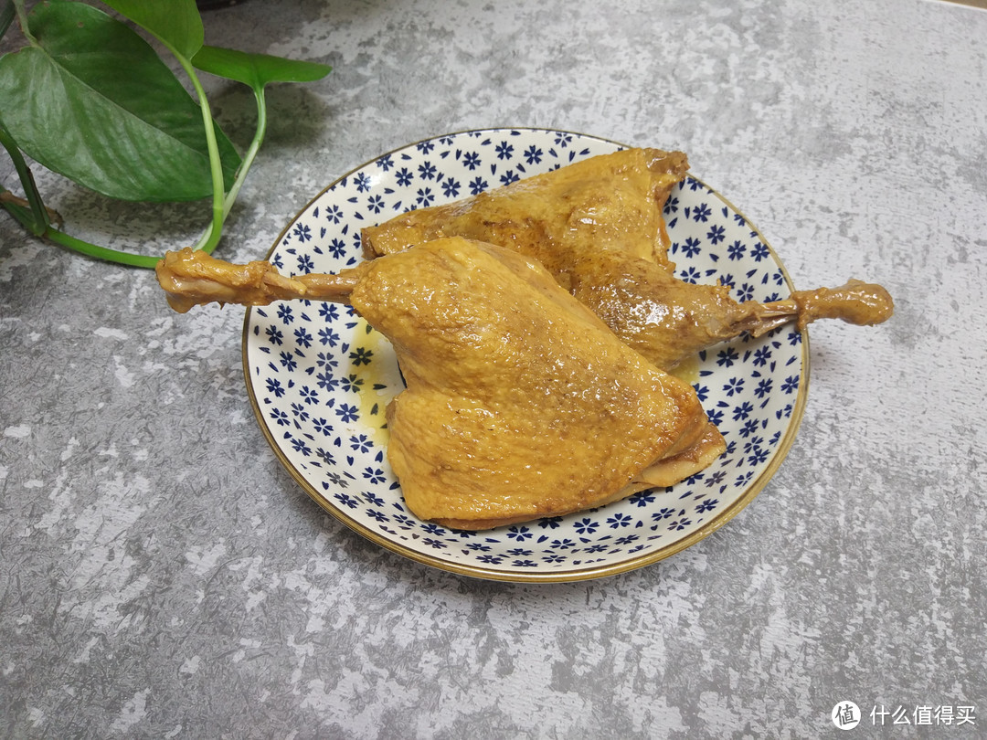 沙县小吃10元一只的鸭腿，在家9.9元卤一锅，色泽金黄诱人超好吃