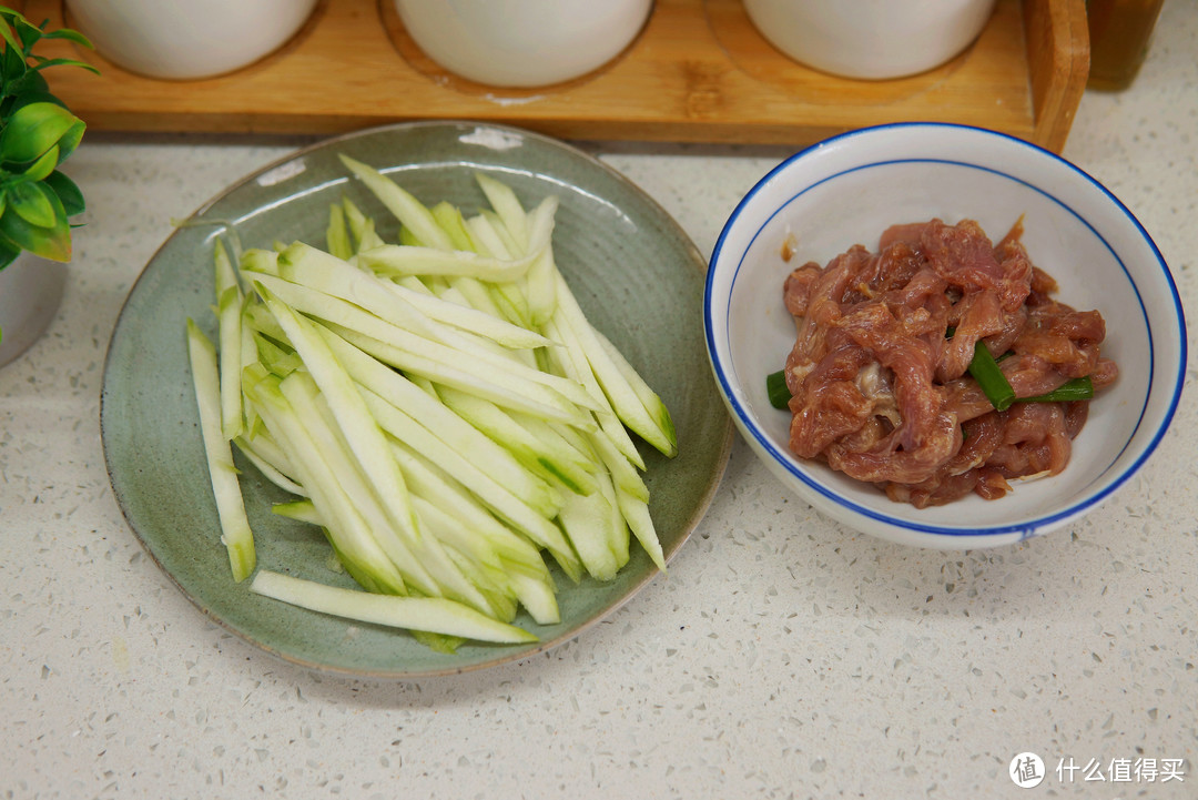 夏至过后，萝卜白菜靠边站，吃它正是时候，煮一锅鲜香不输排骨汤