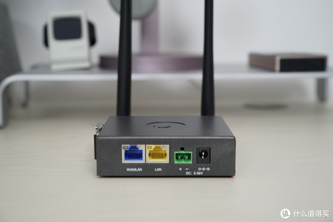 不拉光纤也能有WiFi——蒲公英工业路由器R300a评测