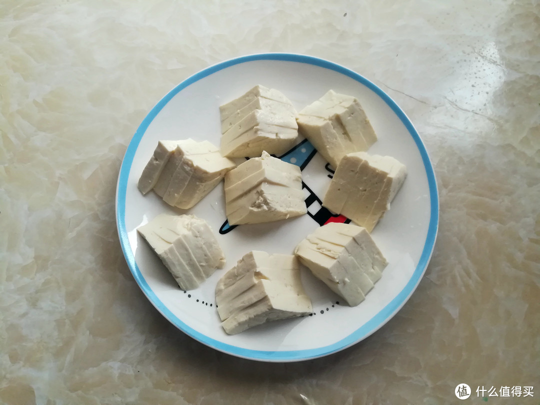 煎豆腐有技巧，学会一个小动作，豆腐不碎不粘锅，营养又好吃