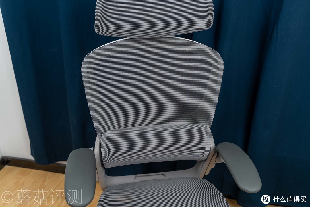 饱满舒适，畅享办公午休“头等舱”、网易严选 3D悬挂腰靠高端人体工学椅 体验评测
