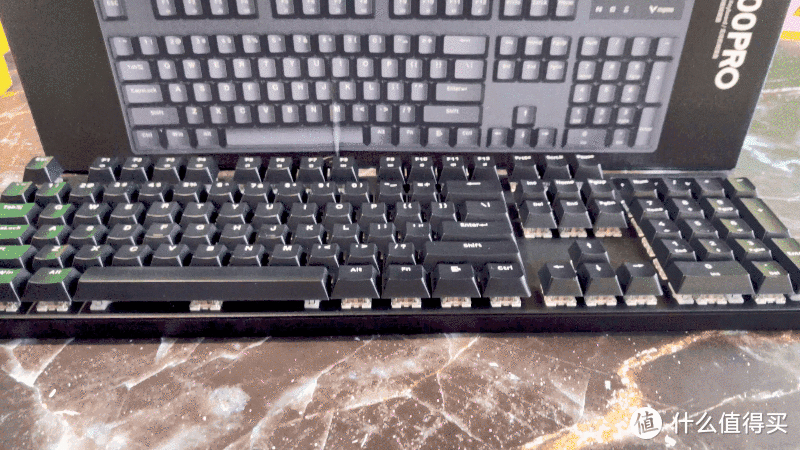 自主机械轴入门键盘新选择--雷柏V500Pro游戏机械键盘