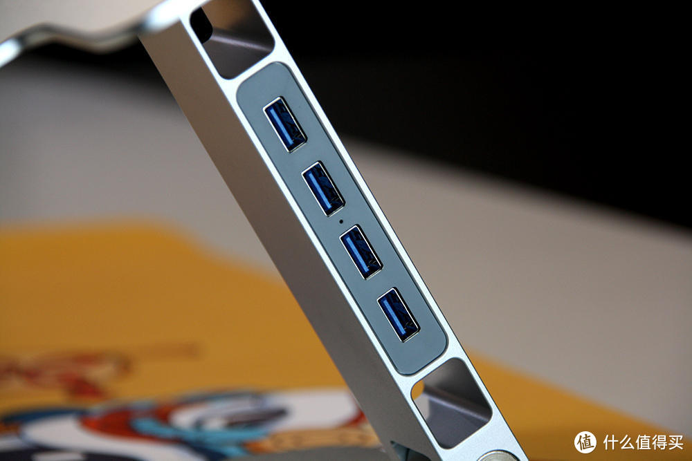 ORICO 奥睿科 铝合金笔记本支架-USB3.0HUB展示