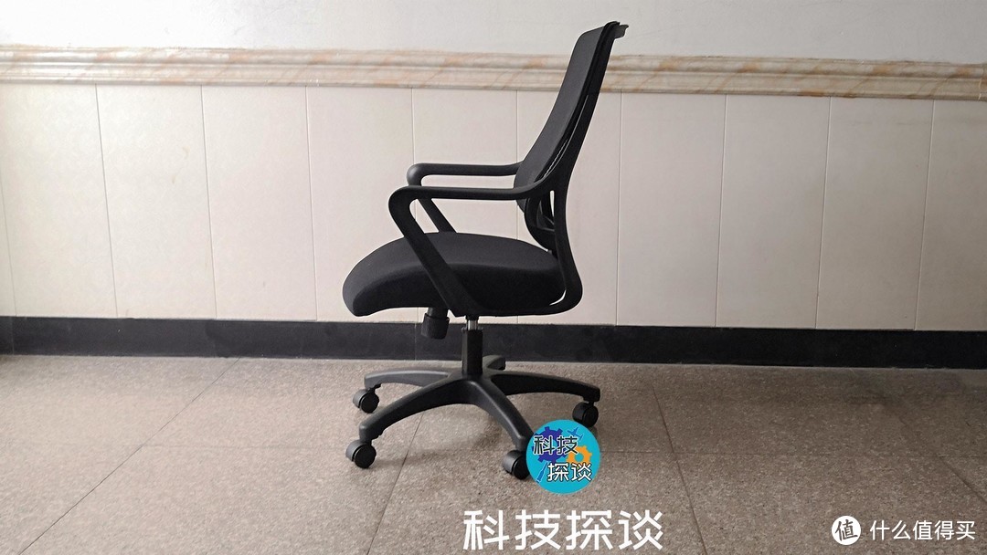 家用办公小助手，UE简易人体工学椅帮你辅助坐姿，让坐更舒服