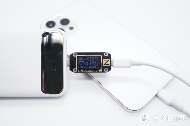 专为iPhone 12系列推出，MOVE SPEED移速20W磁吸无线充电宝评测