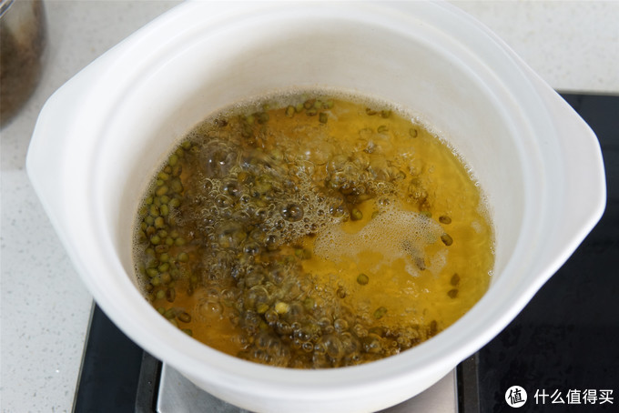 夏天煮绿豆汤，用自来水、纯净水、矿泉水差别大了，别弄错了