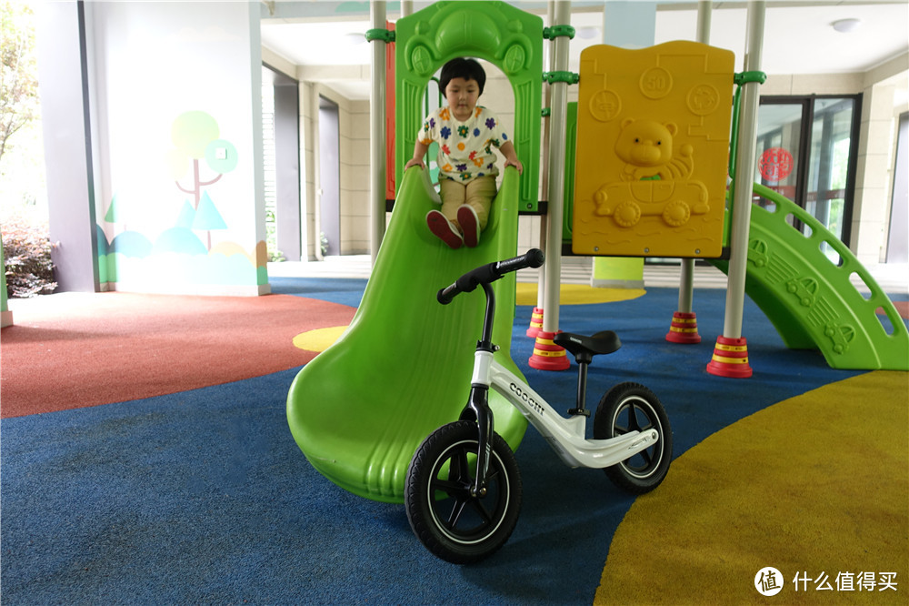 酷骑S3儿童平衡车体验：可玩性高，孩子容易掌握