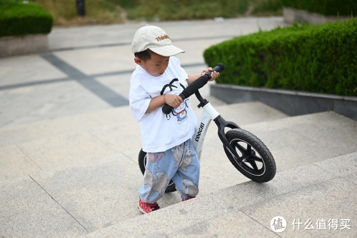 酷骑S3想你所想：认真对待宝宝的第一辆代步车