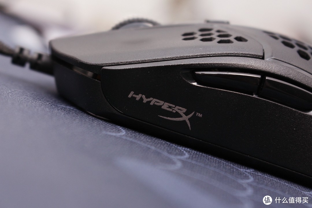 洞洞洞三枪爆头——HyperX 旋火游戏鼠标开箱体验