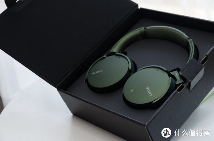 一款非常有意义的里程碑式的产品, 在当年,它是xb系列里首款降噪耳机