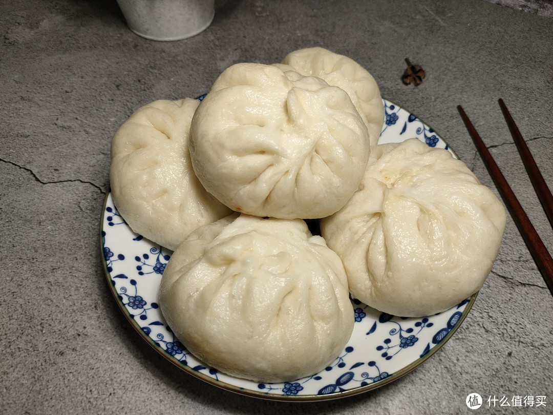 夏天吃包子，还是这个馅的解馋，表皮暄软馅料香，不少人没吃过