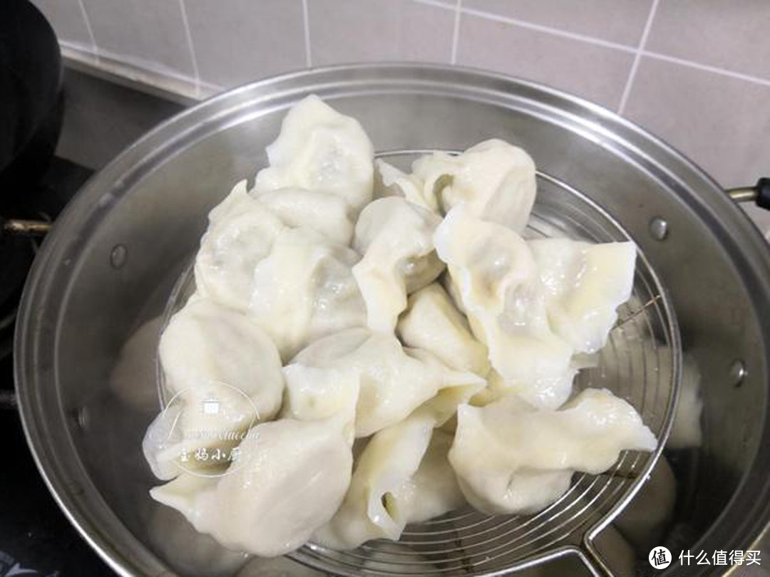 做豆角馅饺子，把这俩食材往里一放，老香了，网友：这方法好