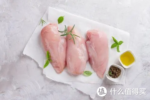 为什么健身减肥要吃"鸡胸肉"？真的能增肌减脂吗？「鸡胸肉」的好处、热量、「料理」做法一次公开！