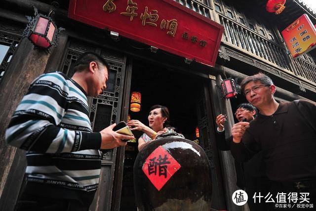 买醋时，如何区分粮食醋和“勾兑醋”，认准3个指标，酸香不刺鼻